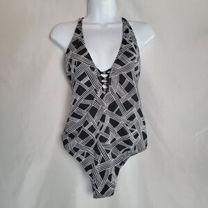 Venus Black & White One Piece Swimsuit Strappy Back Size 10